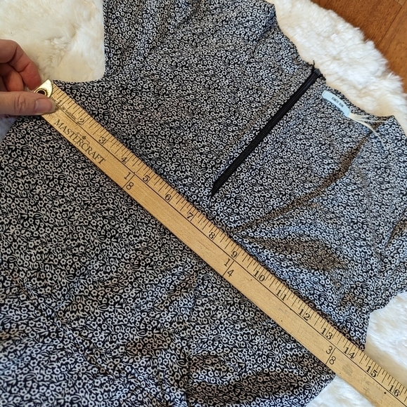 UO KIMCHI BLUE ditsy floral romper one piece outfit xs 0 black white - Picture 11 of 16